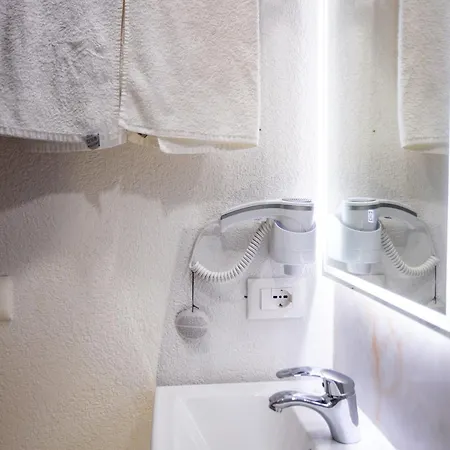 Double At The Bubbles Jacuzzi 3* Tirana