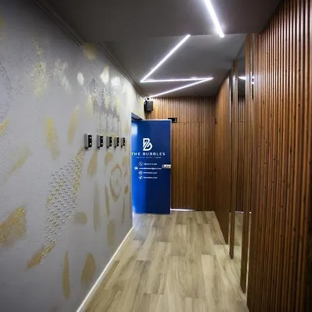 Hotel Double At The Bubbles Jacuzzi