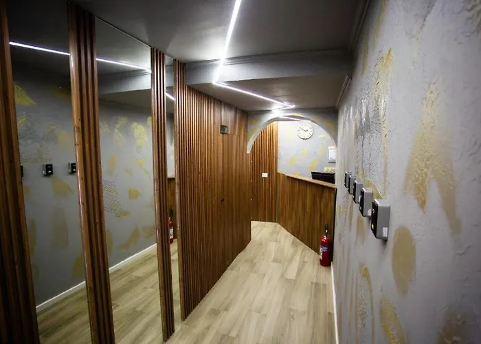 Hotel Double At The Bubbles Jacuzzi Tirana